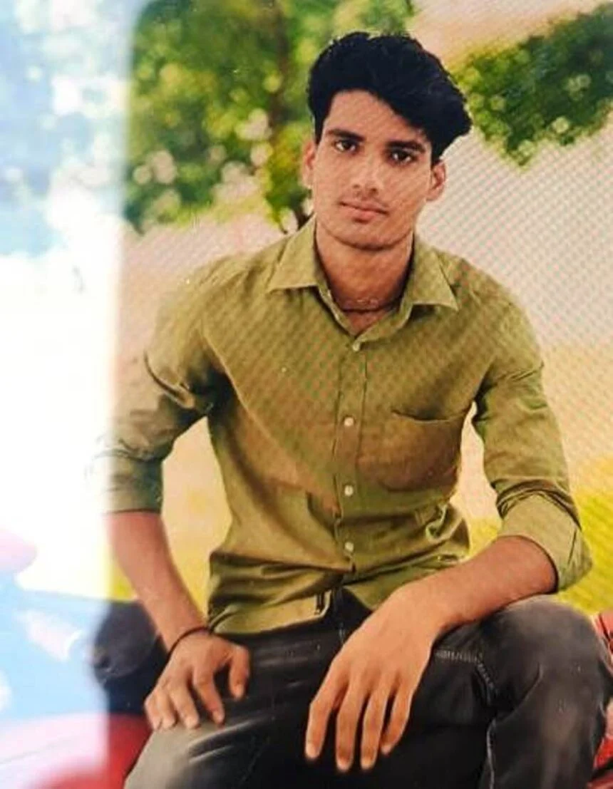 बेगूसराय में एक युवक ने गले में फंदा लगाकर किया आत्महत्या, इलाके में फैली सनसनी 1