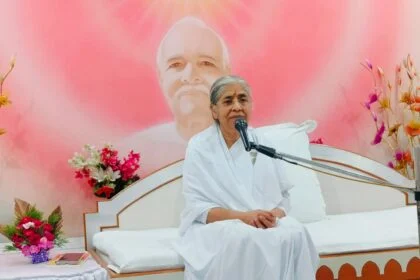 समस्तीपुर :- पूसा-प्रजापिता ब्रह्माकुमारी ईश्वरीय विश्व विद्यालय के पूसा सेवाकेंद्र की तीसरी वर्षगांठ हर्षोल्लास के साथ मनाई गई 79