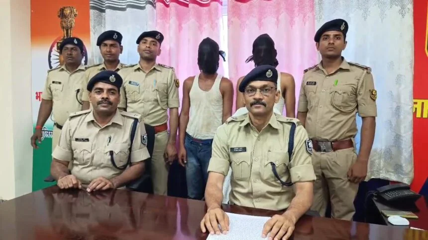 नालंदा: पुलिस ने संदेह के आधार पर दो साइबर ठगो को देवीसराय इलाके से किया गिरफ्तार 1