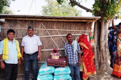 युवा समाजसेवी भाई राजू सहनी ने चंदौली व मुख्तियारपुर सलखन्नी गांव में मृतक के परिवार से किया मुलाकात व उपलब्ध करायी 06 माह की राशन सामग्री 22