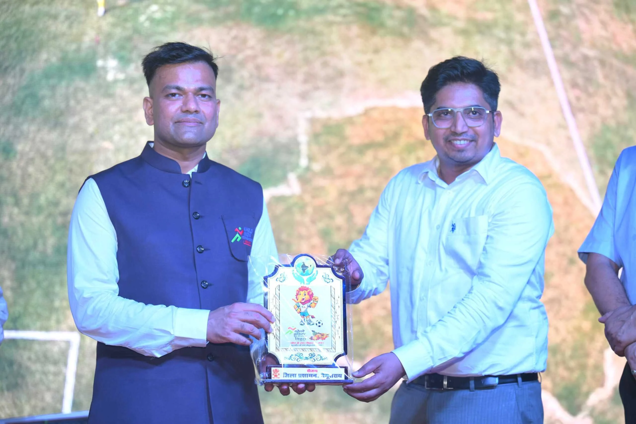जिला प्रशासन बेगूसराय द्वारा खेलो इंडिया यूथ गेम्स 2025 के सफल समापन पर जीरोमाईल स्थित युवराज होटल में सम्मान समारोह का किया गया आयोजन 2