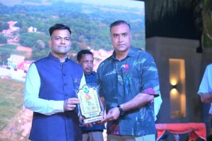 जिला प्रशासन बेगूसराय द्वारा खेलो इंडिया यूथ गेम्स 2025 के सफल समापन पर जीरोमाईल स्थित युवराज होटल में सम्मान समारोह का किया गया आयोजन 30