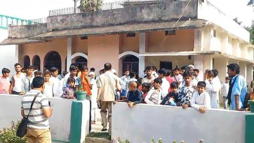 समस्तीपुर: जमीनी विवाद को लेकर गोलीबारी में सर्किल इंस्पेक्टर की 14 वर्षीय पुत्री को गोली लगने से घायल, घायल अस्पताल में भर्ती 2