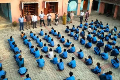 विद्यालय में बच्चों को दी गई बज्रपात व चक्रवाती तूफान की जानकारी 18
