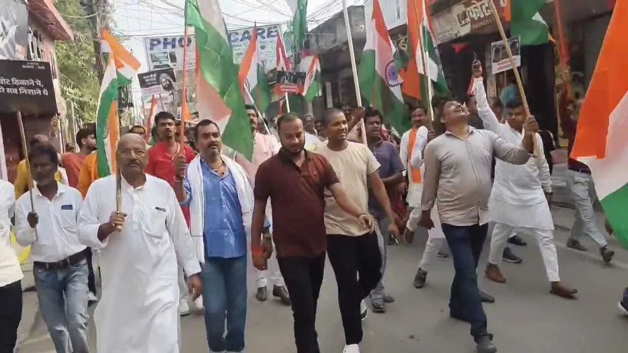 खगड़िया शहर में सेना के सम्मान में एनडीए कार्यकर्त्ताओं ने निकाली तिरंगा यात्रा 2