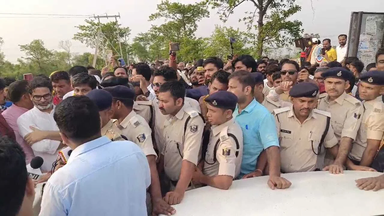 मुख्यमंत्री के गांव कल्याण बीघा पुलिस छावनी में तब्दील, ग्रामीण बोले-प्रशांत किशोर को नहीं देंगे गांव में प्रवेश 3