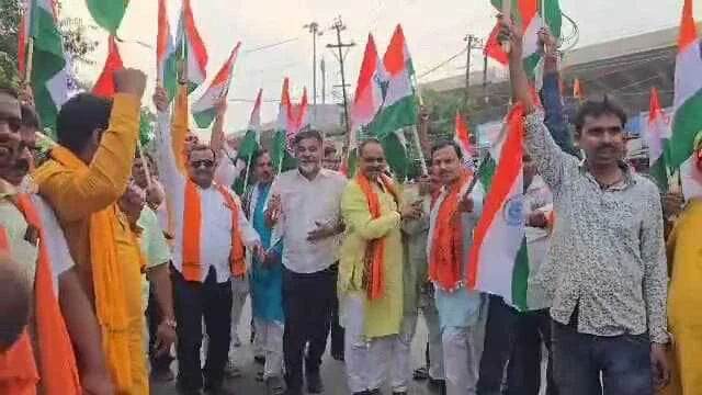 भाजपा ने राष्ट्रीय सुरक्षा के लिए नागरिक के बैनर तले निकाला गया भव्य तिरंगा यात्रा 3