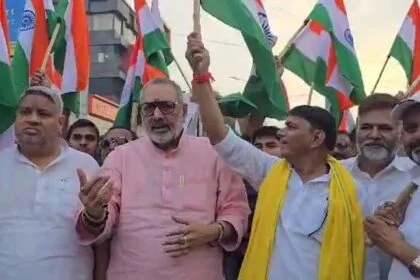भाजपा ने राष्ट्रीय सुरक्षा के लिए नागरिक के बैनर तले निकाला गया भव्य तिरंगा यात्रा 29