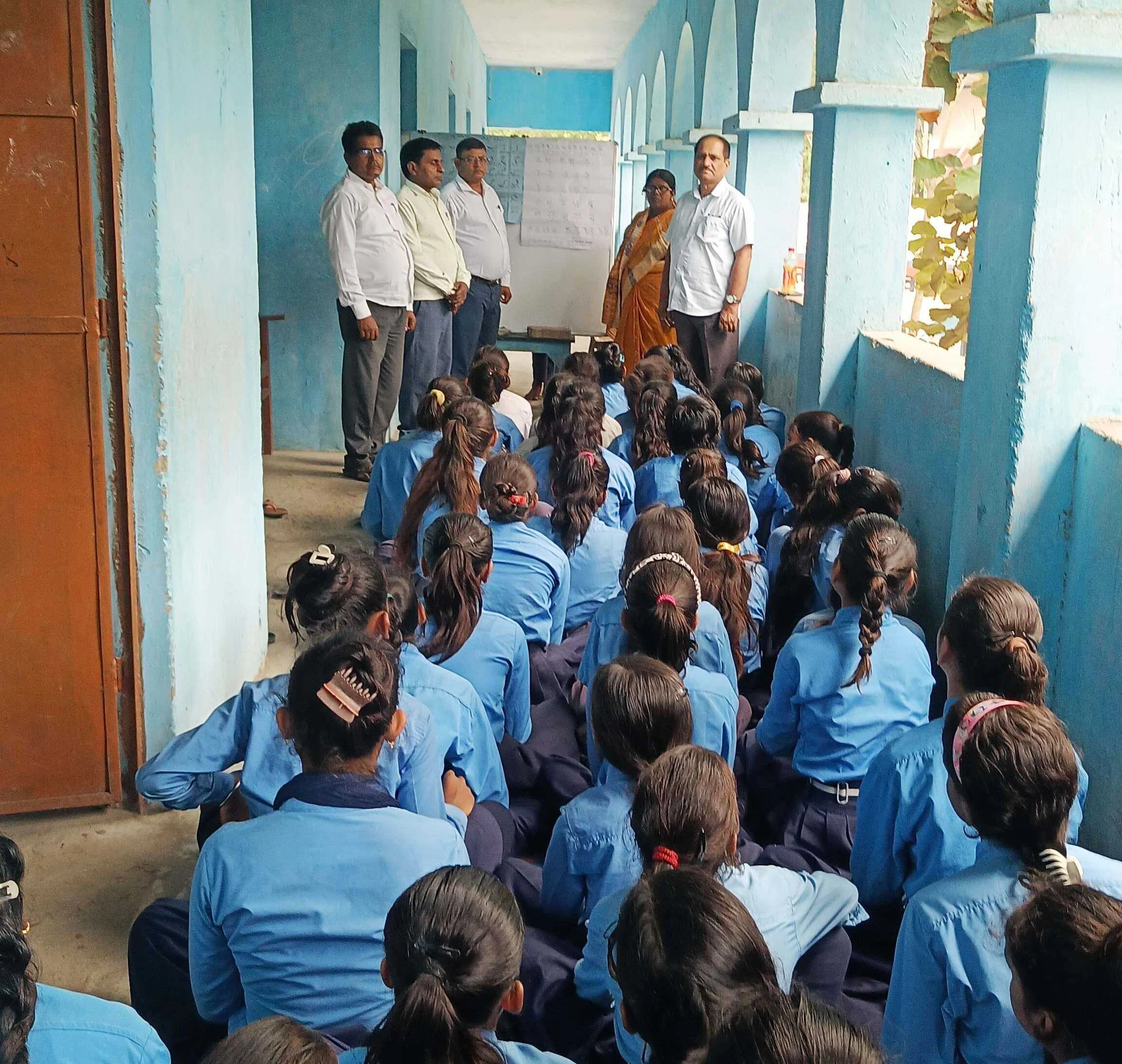प्रखंड के विभिन्न विद्यालयों में शुरू हुआ समर कैंप का आयोजन 6
