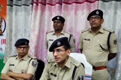 नालंदा: राजगीर के नौलखा मंदिर में लूट का खुलासा, मुख्य पुजारी का बेटा और भतीजा निकला मास्टरमाइंड 8