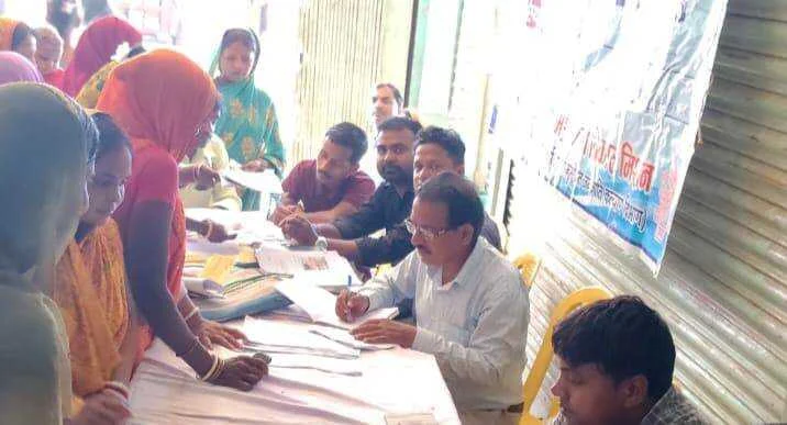 वीरपुर में विकास शिविरों का पदाधिकारियों ने किया जांच 2