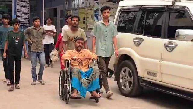 बेगूसराय में बकाया रुपया मांगने पर दबंगों ने हाथ पैर बांधकर बेहरमी से लाठी डांटे एवं लोहे की रॉड से पीट-पीट कर किया गंभीर रूप से घायल 3