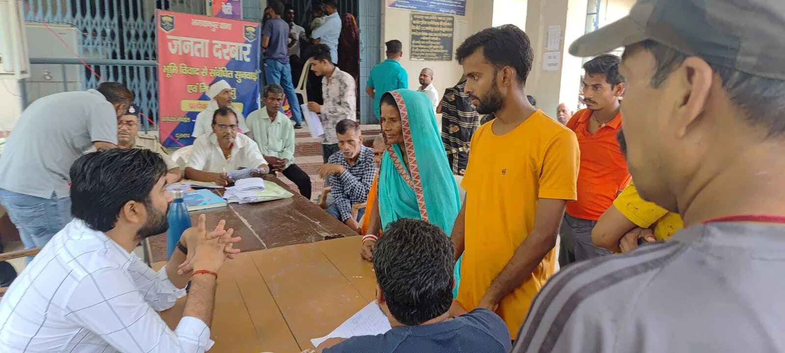 भगवानपुर थाना परिसर में जनता दरबार का आयोजन,दो मामले का हुआ निष्पादन 9