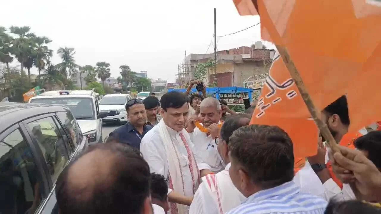नालंदा-केंद्रीय गृह राज्य मंत्री नित्यानंद राय पहुंचे बिहार शरीफ के राणा बीघा, भाजपा कार्यकर्ताओं ने किया नित्यानंद राय का जोरदार स्वागत 2