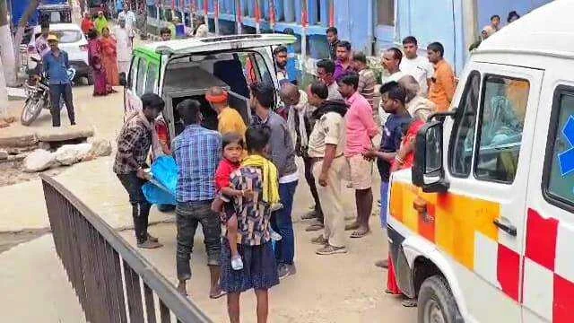 बेगूसराय में तेज रफ्तार ट्रक ने एक मोटरसाइकिल सवार युवक को कुचला,युवक की घटना स्थल पर ही दर्दनाक मौत 2