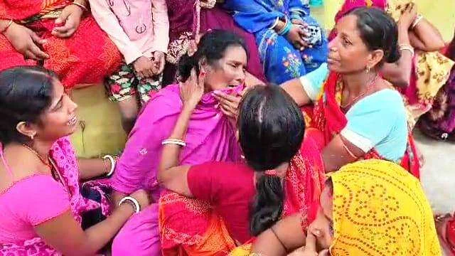 बेगूसराय में एक महिला का शव पुलिस ने उसके घर से ही फंदे से लटका हुआ किया बरामद, मायके वालों ने पति पर गले में फंदा डालकर हत्या करने का लगाया आरोप 3