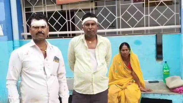 बेगूसराय में रास्ता विवाद में दबंगों ने घर में घुसकर पूरे परिवार को किया पिटाई, महिला समेत तीन लोग गंभीर रूप से घायल 5