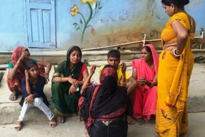 बेगूसराय में एक छात्रा का संदिग्ध अवस्था में फंदे से लटका हुआ शव पुलिस ने किया बरामद, इलाके में फैली सनसनी 29