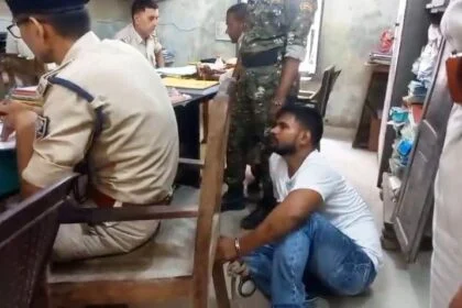 समस्तीपुर: कोर्ट कैंपस परिसर से पेशी के दौरान पांच कैदी फरार, पुलिस ने एक कैदी को पकड़ा, चार की खोजबीन जारी 19