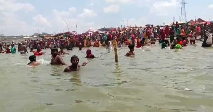 सिमरिया गंगा नदी में डूबने एक युवक की मौत, मुंडन संस्कार को लेकर सिमरिया गंगा नदी तट आए थे युवक 4