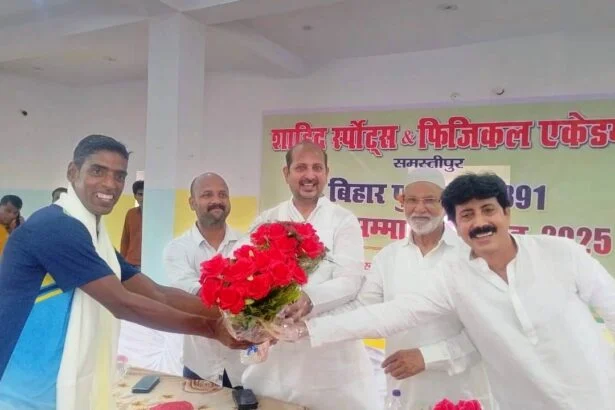 समस्तीपुर: बिहार पुलिस प्रतियोगिता परीक्षा में सफल हुए 167 अभ्यर्थियों को विधायक अख्तरुल इस्लाम शाहीन ने किया सम्मानित 9