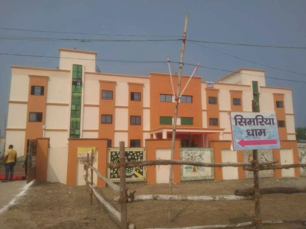 सिमरिया घाट पर महिला के गले से चैन की छिनतैय, महिला के दामाद ने किया विरोध तो गोली मारकर किया घायल 3