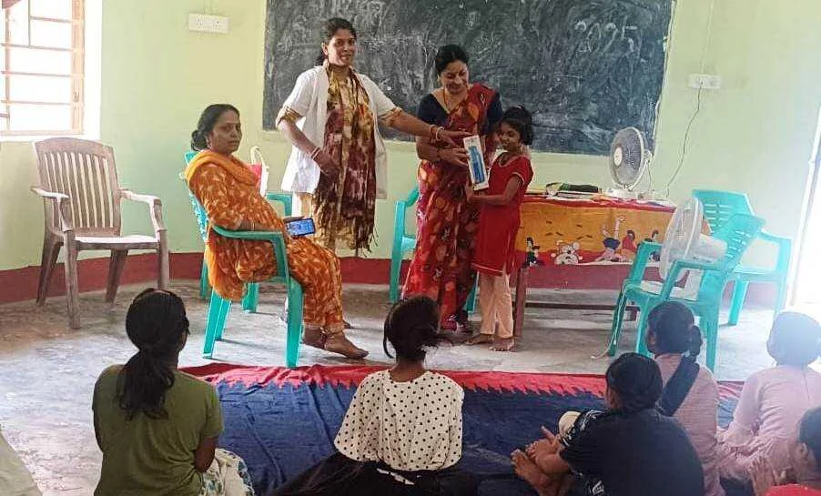 कस्तूरबा आवासीय विद्यालय की बालिकाओं को माहवारी स्वच्छता के प्रति किया गया जागरूक 2