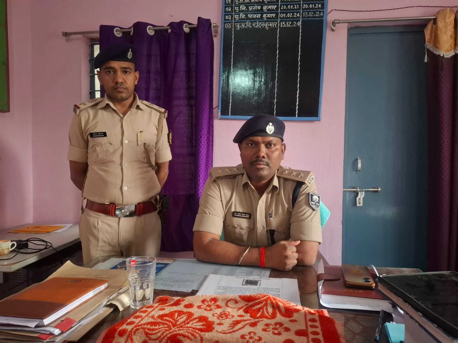 बंधन बैंक कर्मी से लूट मामले में पुलिस ने टैब के साथ एक नाबालिक निरुध्द 5