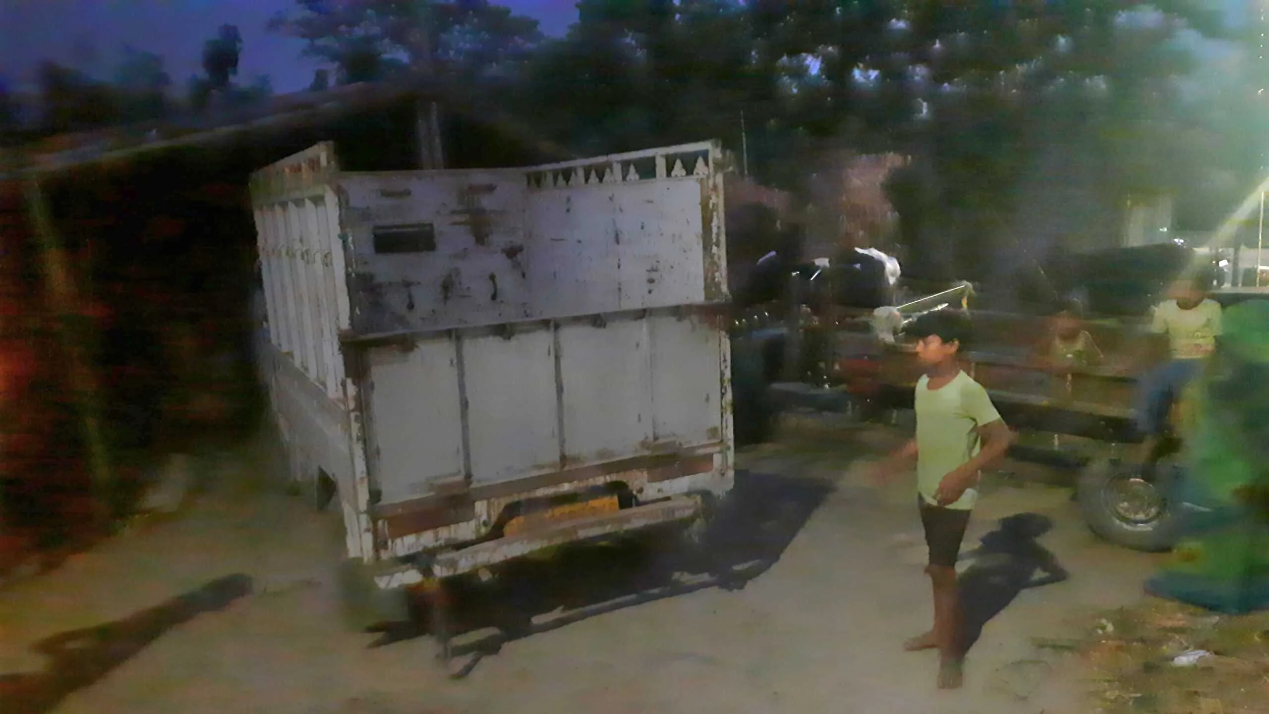 बेगूसराय मे तेज रफ्तार मैजिक वाहन ने एक बच्चे को कुचला, बच्चे की घटनास्थल पर ही दर्दनाक मौत  7