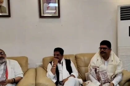 जिनके परिवार ने जिंदगी भर चोरी और आपराधिक घटनाओं को अंजाम दिया आज वही अपराध पर सवाल उठा रहे हैं - गिरिराज सिंह 10