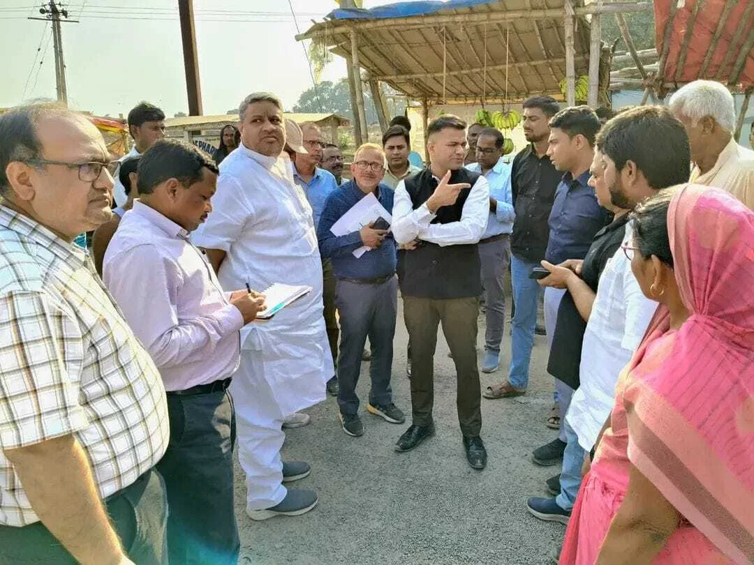 बेगूसराय जिलाधिकारी ने वीरपुर प्रखंड के  विभिन्न स्थलों का किया निरीक्षण 2
