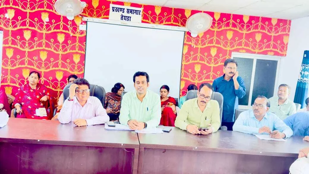 तेघड़ा विधानसभा क्षेत्र के सभी मतदान केन्द्र स्तरीय पदाधिकारियों (बीएलओ) का ऑनलाईन मूल्यांकन सम्पन्न 3