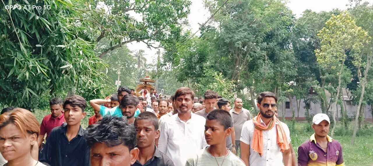 बालन नदी के मनोपुर- रुदौली घाट पर खेल मंत्री सुरेन्द्र मेहता ने पुल निर्माण का किया शिलान्यास 2