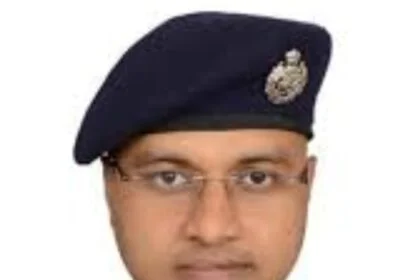 समस्तीपुर: हथकड़ी समेत फरार कुख्यात चंदू पासवान के मामले में एसपी अरविंद प्रताप सिंह ने की काईवाई, महिला दरोगा समेत तीन पुलिसकर्मी निलंबित 2