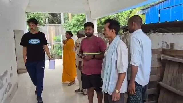 बेगूसराय में तेज रफ्तार ट्रक ने एक मोटरसाइकिल सवार युवक को कुचला, घटनास्थल पर ही युवक की दर्दनाक मौत  1