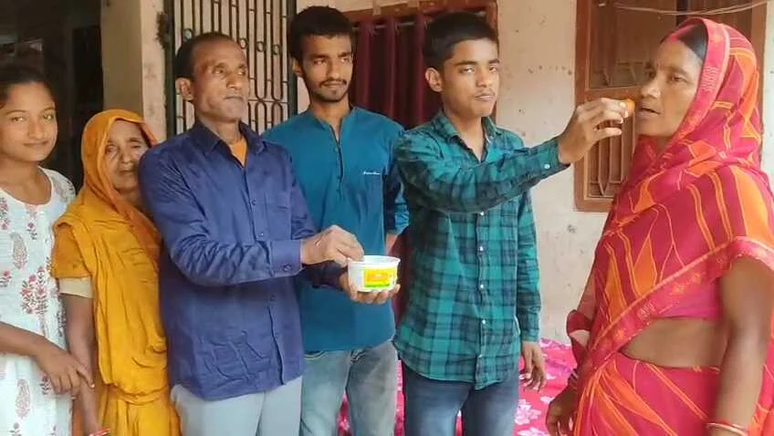 बेगूसराय में किसान का बेटा अभिषेक ने जेईई एडवांस में लहराया परचम, गांव में खुसी का माहौल 3