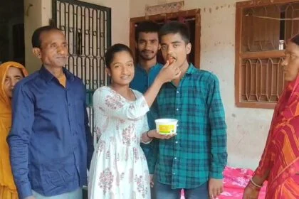 बेगूसराय में किसान का बेटा अभिषेक ने जेईई एडवांस में लहराया परचम, गांव में खुसी का माहौल 2