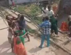 बेगूसराय में एक महिला ने छेड़खानी करने का विरोध किया तो दबंगो ने पूरे परिवार को दौरा दौड़ाकर किया पिटाई, तीन लोग गंभीर रूप से घायल 12