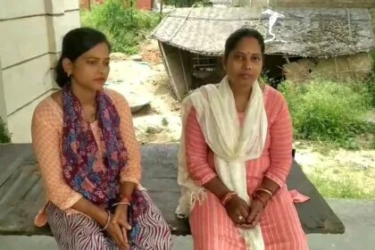 खगड़िया: बच्चों के साथ गर्मी छुट्टी मनाने ट्रेन से मायके जा रही एक महिला के 8 लाख मूल्य के स्वर्ण आभूषणों को बदमाशों ने चुराया 51
