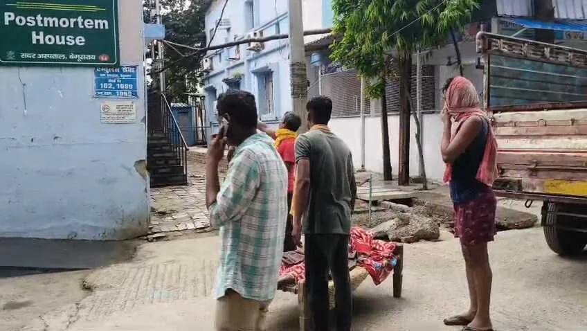 बेगूसराय में किसान का शव गंगा नदी के किनारे तैरता हुआ बरामद, परिजनों ने जमीनी विवाद मे गंगा नदी में डुबाकर हत्या का लगाया आरोप 7
