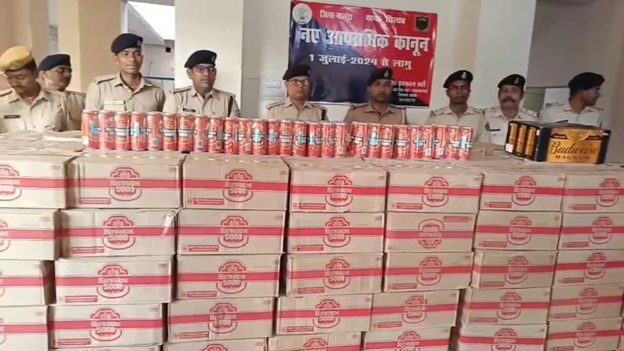 नालंदा : सिलाव थाना क्षेत्र में शराब का बड़ा जखीरा बरामद, 175 कार्टून अंग्रेजी शराब जब्त, धरहरा रोड से पिकअप वाहन में मिली अवैध शराब 5