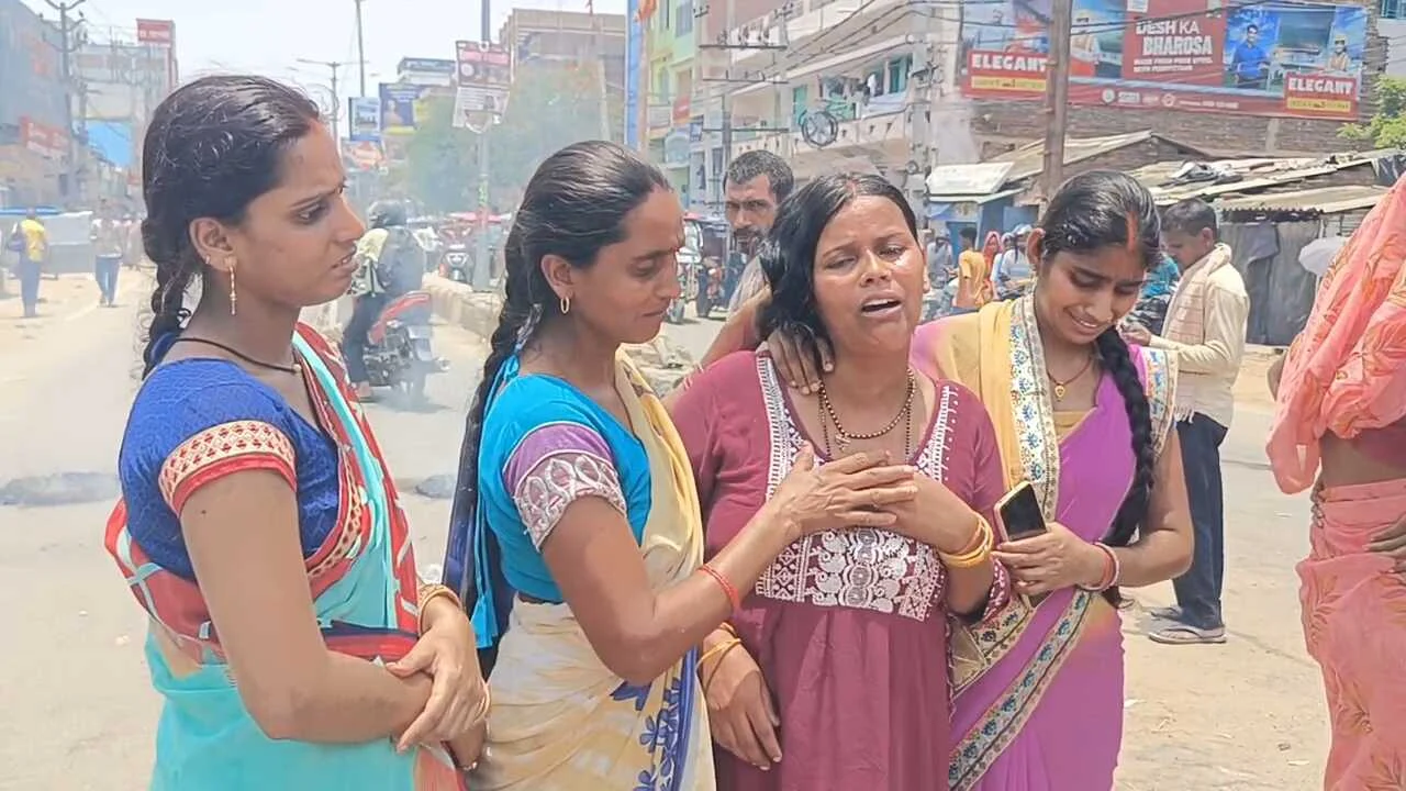 नालंदा: ड्रग्स का ओवर डोज लेने से सख्श की हुई मौत, परिजनों ने तीन दोस्तों पर ओवरडोज ड्रग्स देकर हत्या का लगाया आरोप 8