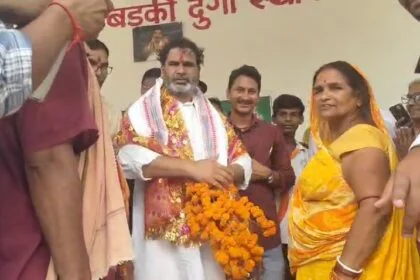 बिहार में शिक्षा रोजगार एवं बिहार की समस्याओं के निवारण को लेकर सिद्ध शक्तिपीठ में पूजा अर्चना कर मांगा आशिर्वाद -प्रशांत किशोर 2
