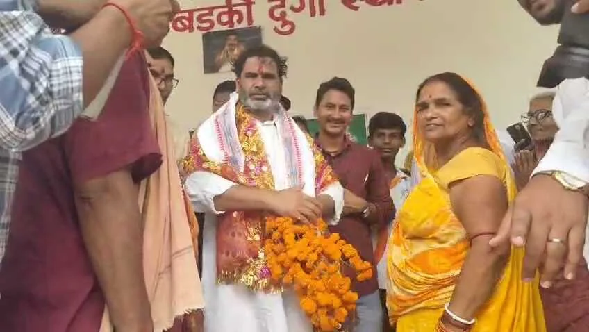 बिहार में शिक्षा रोजगार एवं बिहार की समस्याओं के निवारण को लेकर सिद्ध शक्तिपीठ में पूजा अर्चना कर मांगा आशिर्वाद -प्रशांत किशोर 7