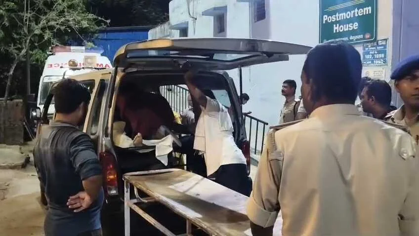 बेगूसराय में प्रसव कराने के दौरान जच्चा और बच्चा की निजी अस्पताल में मौत,परिजनों ने डॉक्टर पर लापरवाही का आरोप लगाकर क्लीनिक में जमकर किया हंगामा 2