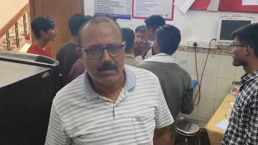 समस्तीपुर: बकरीद में दिल्ली से घर लौटे युवक को घर से भगाया, चाचा के यहां रुका तो भाई और भतीजा ने चाकू से हमला कर किया घायल 2