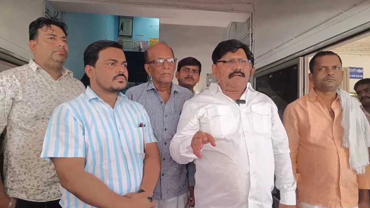 नालंदा में क्रिकेट टूर्नामेंट पर प्रशासन ने लगाया ग्रहण, राजद के पूर्व विधायक का पप्पू खान के द्वारा कराया जा रहा टूर्नामेंट 2
