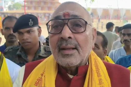 कांग्रेस के शासन में की गई गलतियों को नरेंद्र मोदी ने सुधार करके भारत के मान और सम्मान की लड़ाई लड़े हैं - गिरिराज सिंह 23