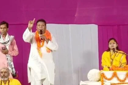 जहाँ तक प्रवचन की आवाज जाती है, वहाँ तक स्वर्ग लोक जैसा वातावरण उपस्थित हो जाता है - सुश्री दिव्या पांडे 77