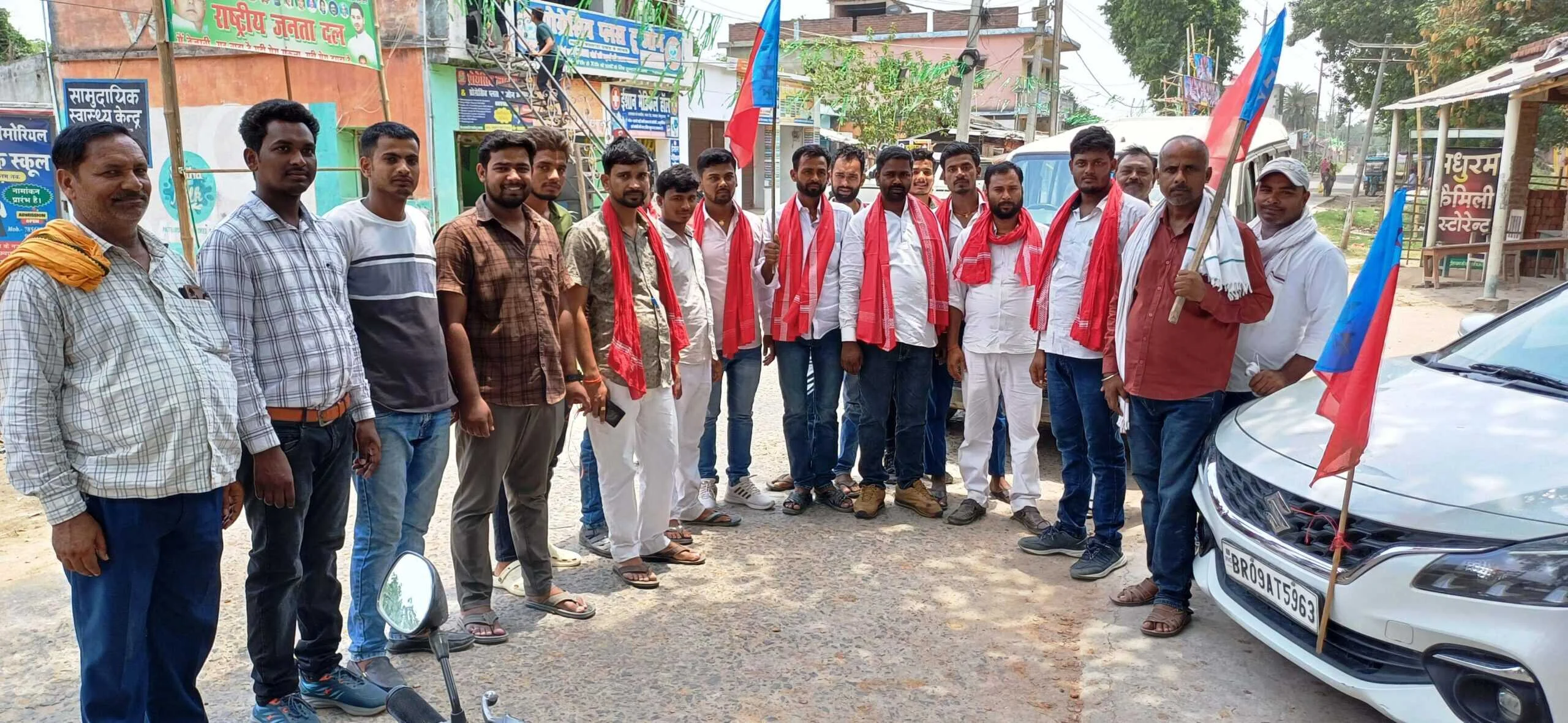 बछवाड़ा से बखरी में आयोजित एआईवाईएफ के जिला सम्मेलन में भाग लेने के लिए नौजवानों का जत्था हुआ रवाना 6